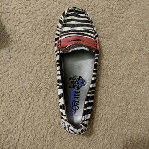 Brasilian brand zebra fur like print loafer
